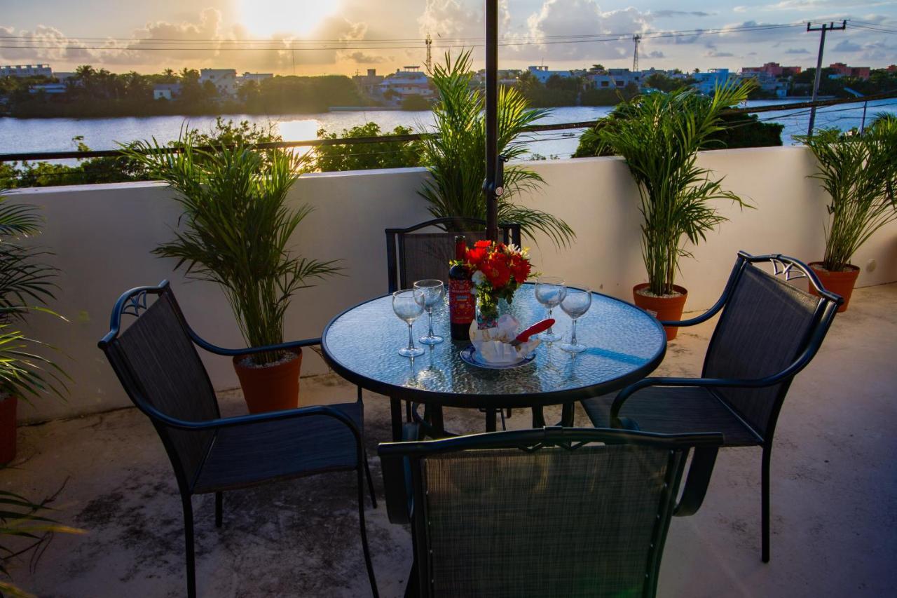 Sunset Isla Mujeres Aparthotel Buitenkant foto